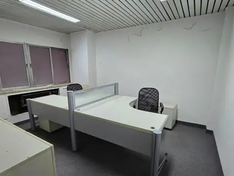 Oficina al frente, c/divisiones, vigilancia, precio PAQUETE