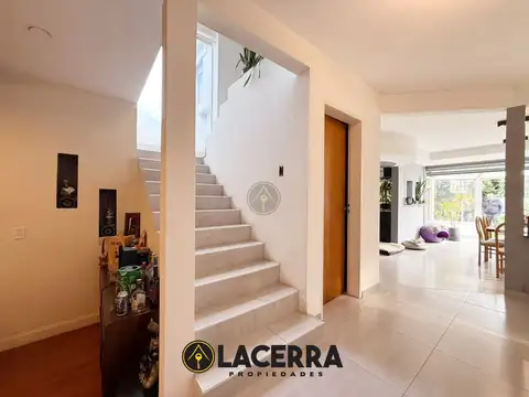 Casa 5 ambientes con 5 baños