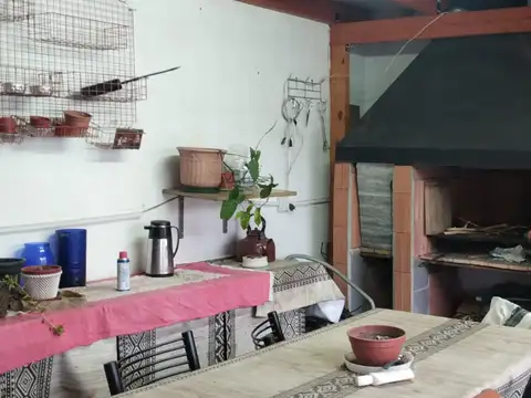 VENTA CASA 72 Y 132 -DOS PLANTAS- OPCION LOCAL PERMUTA