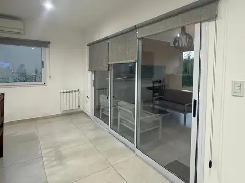 Casa en Venta con 4 cocheras