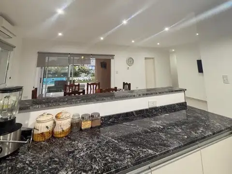 Casa en Venta en Pilar del Este - San Ramon, USD 220.000
