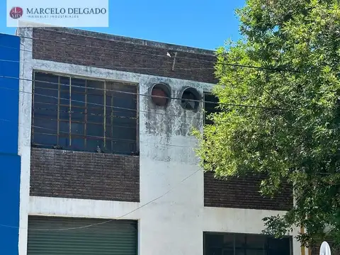 Depósito de 750 m2.   Pompeya - Oportunidad inversión - Venta -