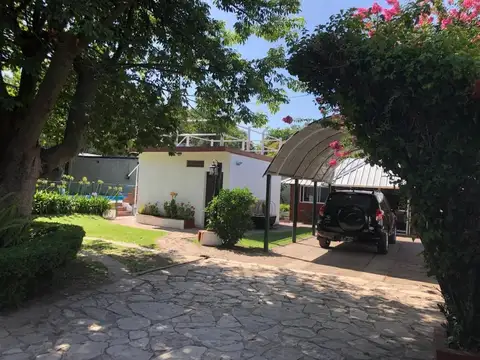 Quinta en Venta con 2 cocheras