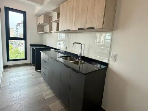 Venta Semi Piso, 3 AMB a Estrenar, Suite, Balcón al Frente - Quilmes Centro