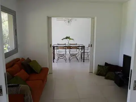 Casa 6 ambientes con 3 baños