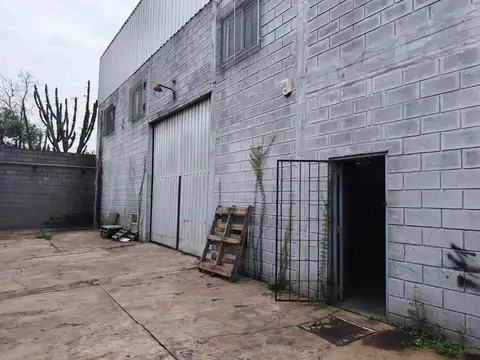 Galpón en P.Cisneros