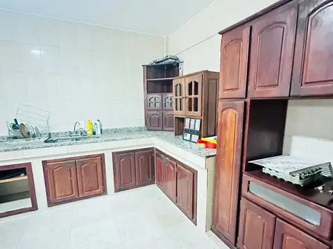ALQUILER CASA 4 DORMITORIOS MUY AMPLIA LUMINOSA