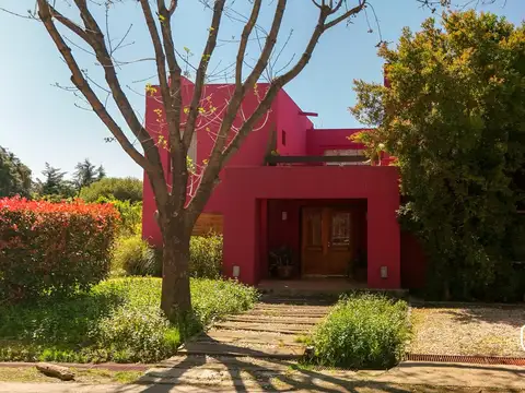 Casa en Venta con 4 cocheras