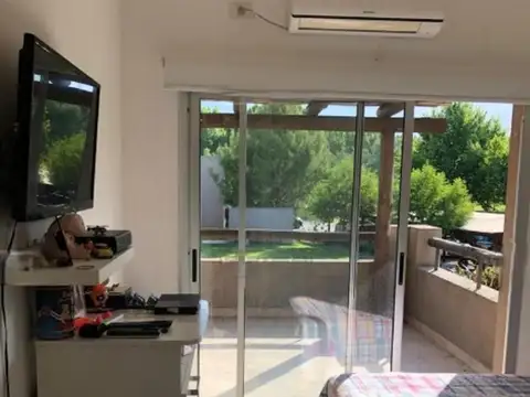 Depto Tipo Casa en Venta con 1 cocheras