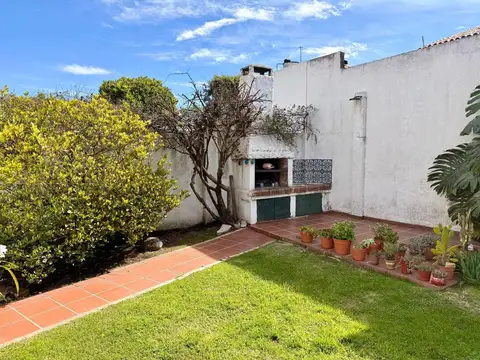 Casa 6 ambientes con 3 baños