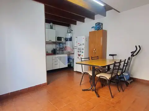 Depto Tipo Casa en Venta con 1 cocheras