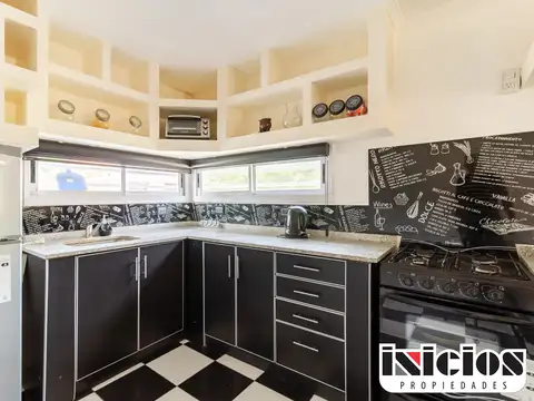 Casa: Olivero N° 1167 E/ La Margarita Y Caseros - Nueva Atlantis - C1042