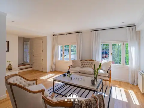 Casa 5 ambientes con 3 baños