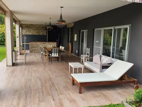 Casa en Venta en El Nacional Club De Campo, USD 275.000