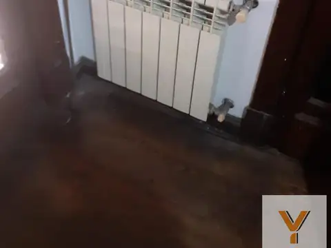 Casa en venta - 8 Dormitorios 2 Baños - 236Mts2 - La Plata
