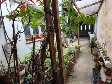 Casa 9 ambientes con 5 baños