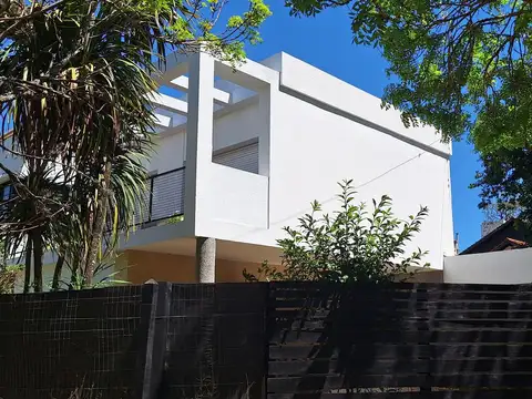 Casa en  Alquiler Libertador al rio