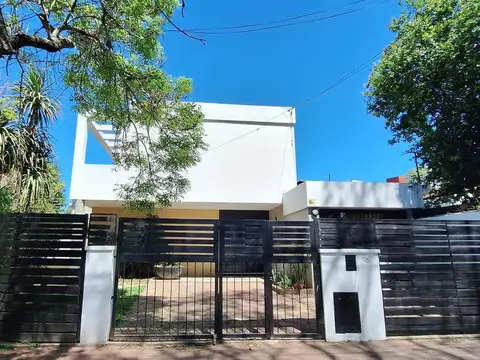 Casa en  Alquiler Libertador al rio