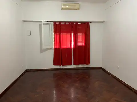 Avenida Leopoldo Lugones 4000, Piso pb