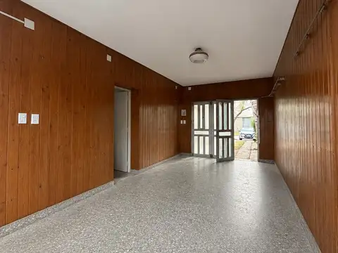 Casa 6 ambientes con 1 baño