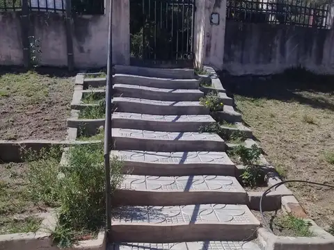 Casa 5 ambientes con 1 baño