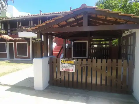 Av. 1 800, Piso pb