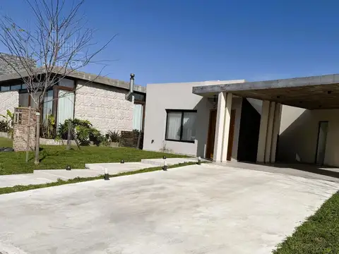 Casa en Venta en Pilar del Este - Santa Emilia, USD 170.000