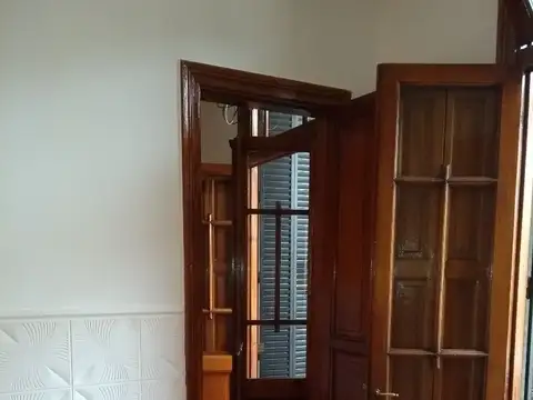 Departamento de pasillo con patio y terraza Tucuman nº 3400. NO ph.