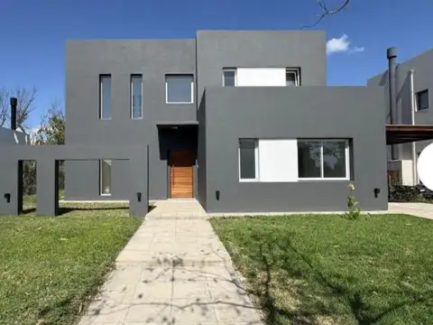 Casa en Acacias Puertos del Lago