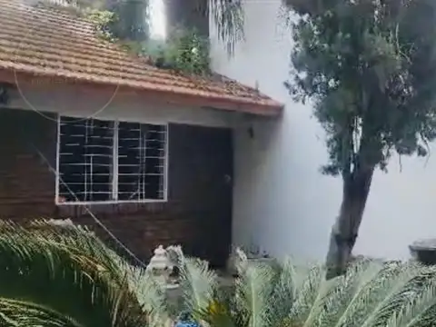 Casa 5 ambientes con 4 baños