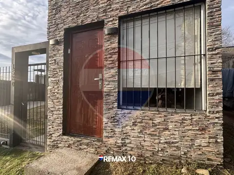 Casa 7 ambientes con 2 baños