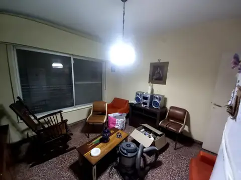 "MUY LINDA CASA AMERICANA"