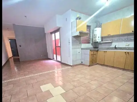 DEPARTAMENTO TRES AMBIENTES CON PATIO