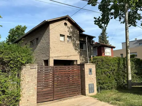 Casa en Venta - 3 dormitorios - Pileta