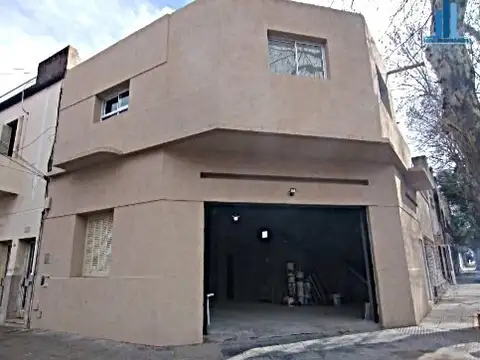 Excelente local con vivienda en esquina