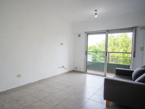 Carlos Tejedor al 1400, Haedo Norte