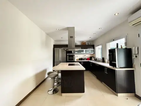Depto Tipo Casa en Venta de 3 ambientes