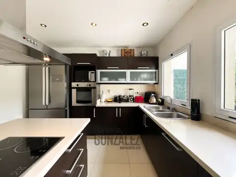 Depto Tipo Casa en Venta con 1 cocheras