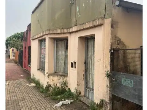 Terreno sobre avenida con casa habitable Posadas Misiones