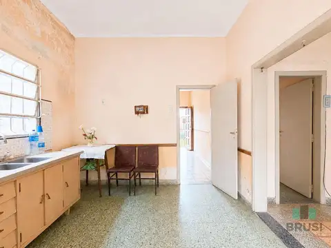 Casa 3 ambientes con 1 baño
