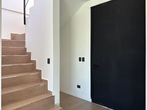 Casa en Venta en El Canton - Norte, USD 299.000