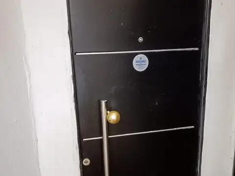 PH DE 3 AMBIENTES CON TERRAZA PROPIA A 1 CUADRA DEL METROBUS DE AVENIDA JUAN B. JUSTO