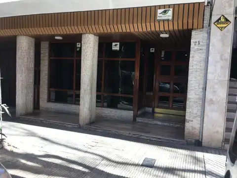3 De Febrero 100, Piso 1