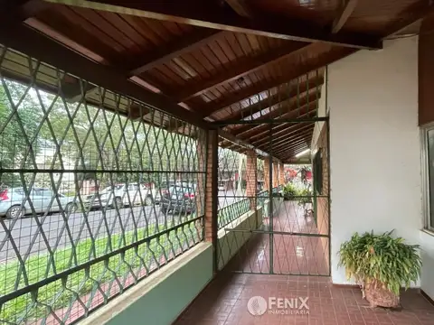 Casa 5 ambientes con 2 baños