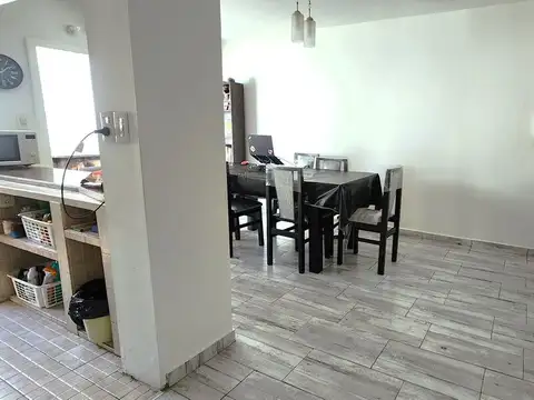 Depto Tipo Casa 5 ambientes con 2 baños