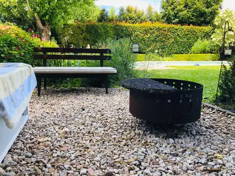 Casa en alquiler temporada 4 dormitorios en Santa Bárbara 27/12 al 15/2/26 consultar más días