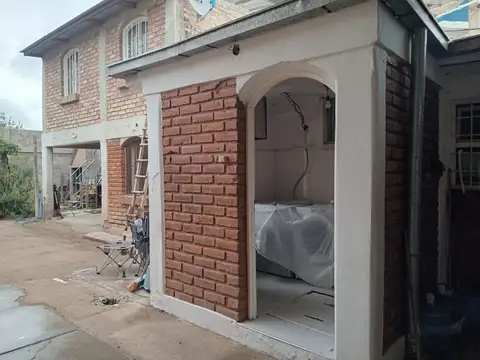 Casa 5 ambientes con 1 baño