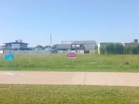 Terreno en Venta en Brigadier López, USD 120.000