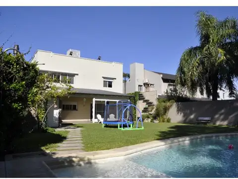 VENTA CASA EN FUNES 4 HABITACIONES/piscina