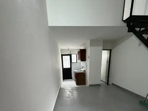 Depto Tipo Casa en Alquiler de 2 ambientes